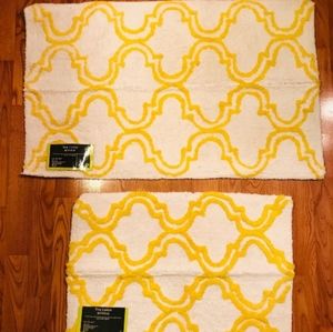 *Brand New* Package of 2 Damask Rugs